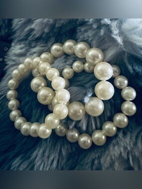 Vintage- Inspired Chunky Faux Pearl Stackable Stretch Bracelets - Set of 3